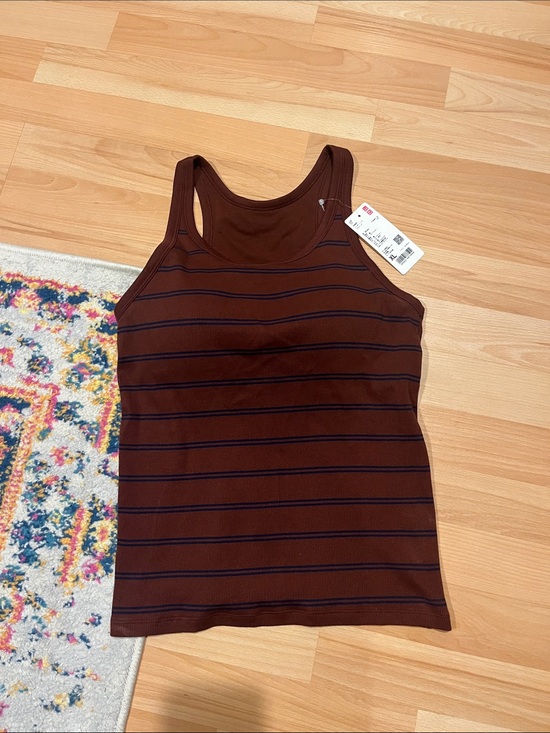 Uniqlo Tops - Uniqlo Ribbed Bra Tank